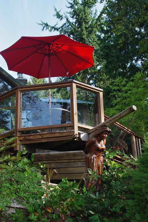 Tranquility Bay Waterfront Inn Sechelt Exterior photo