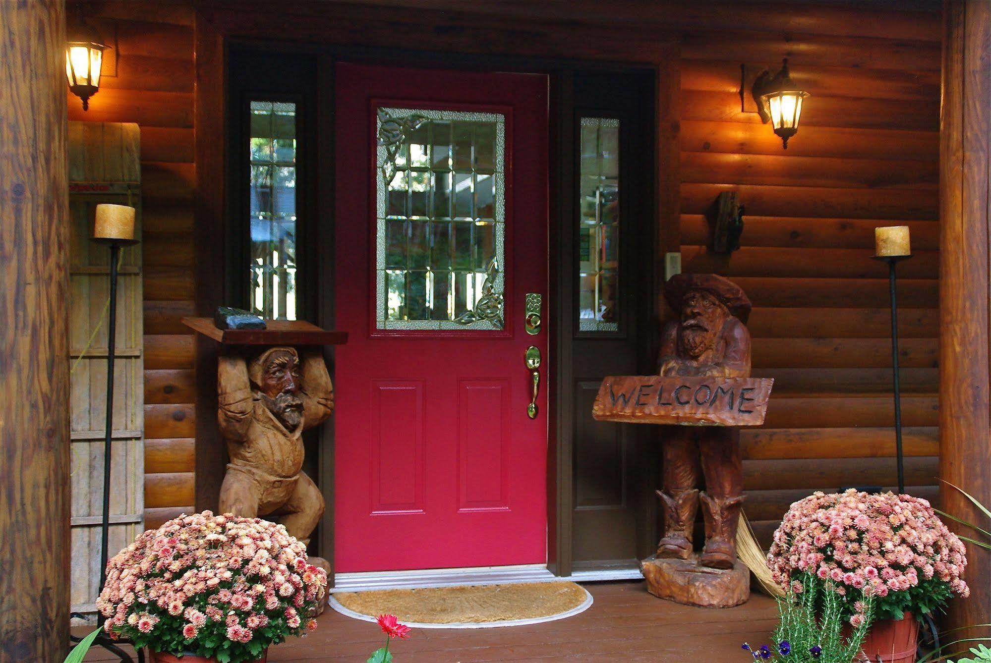 Tranquility Bay Waterfront Inn Sechelt Exterior photo