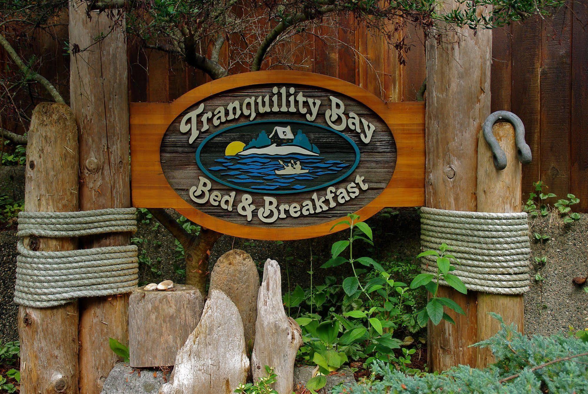 Tranquility Bay Waterfront Inn Sechelt Exterior photo