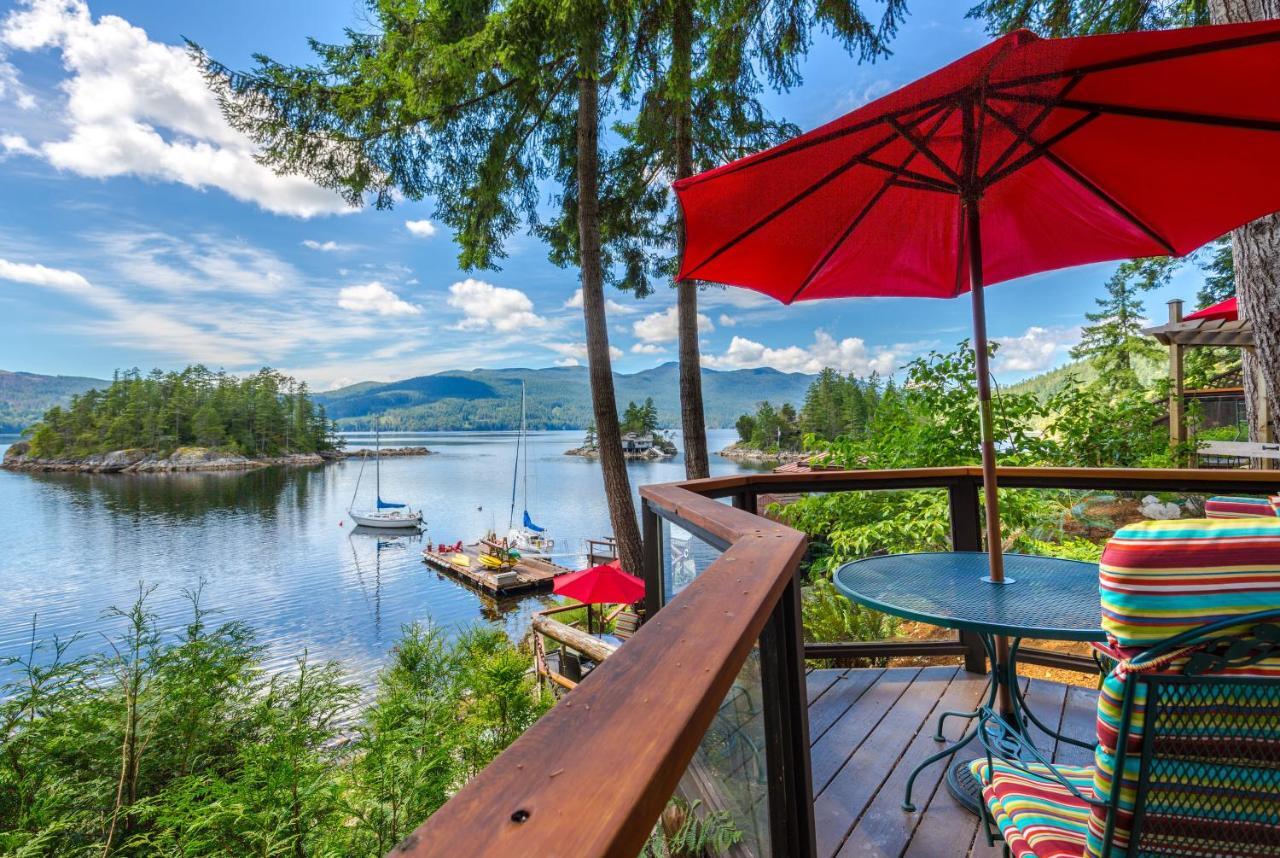 Tranquility Bay Waterfront Inn Sechelt Exterior photo