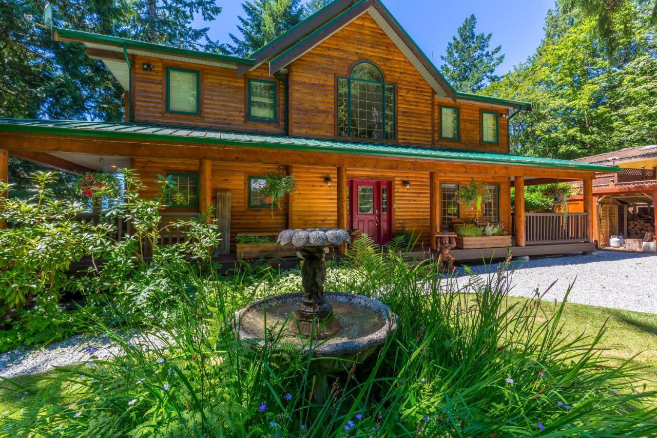 Tranquility Bay Waterfront Inn Sechelt Exterior photo